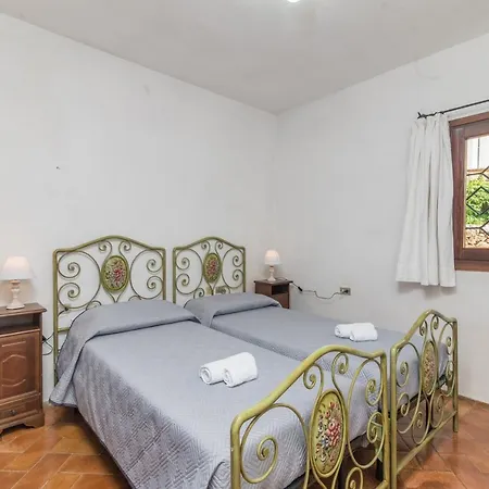 Alba Rossa 1.5km From The Beach - Happy شقة